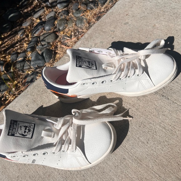 Adidas Stan Smith- White, Navy, Pink and Orange (Rare
Pattern) - Picture 2 of 7